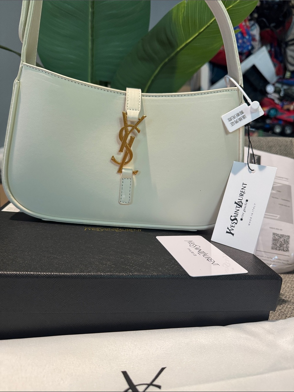Fashion Cream YSL Shoulder Bag with Gold Logo Hardware - Picture 8 of 10